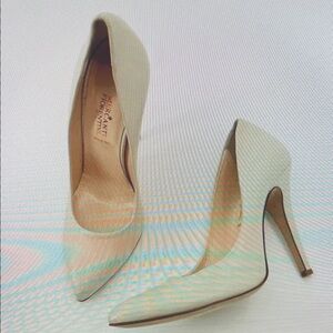 Sleek Beige Heels by Vero Cuoio